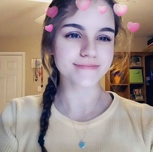 Meet your Posher, Alli